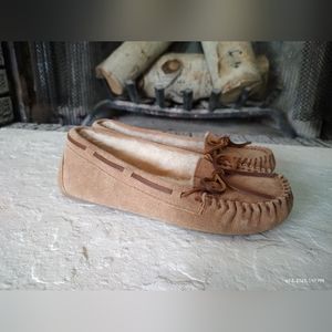 Minnetonka Moccasin / Slippers